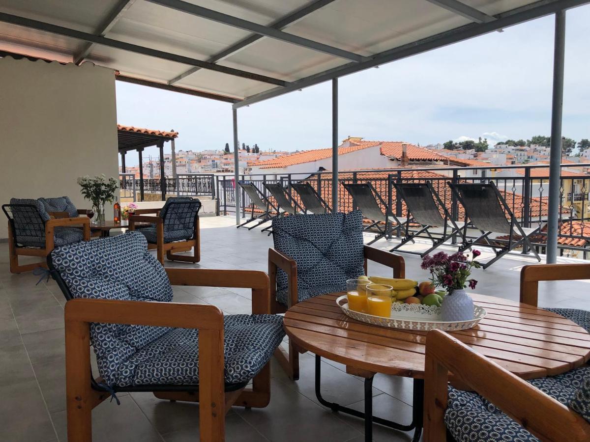 Central Guest House Skiathos エクステリア 写真